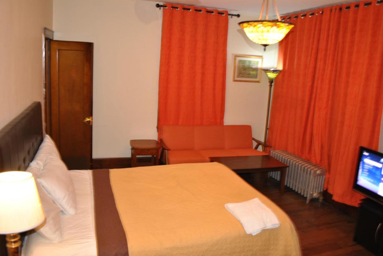 Ewr Airport Multilevel Guest House Room With 2-3 Beds Ньюарк Екстер'єр фото