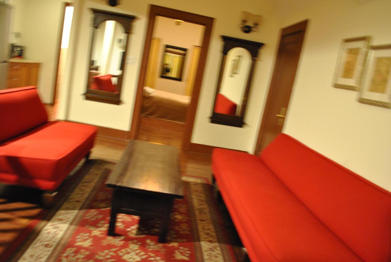 Ewr Airport Multilevel Guest House Room With 2-3 Beds Ньюарк Екстер'єр фото