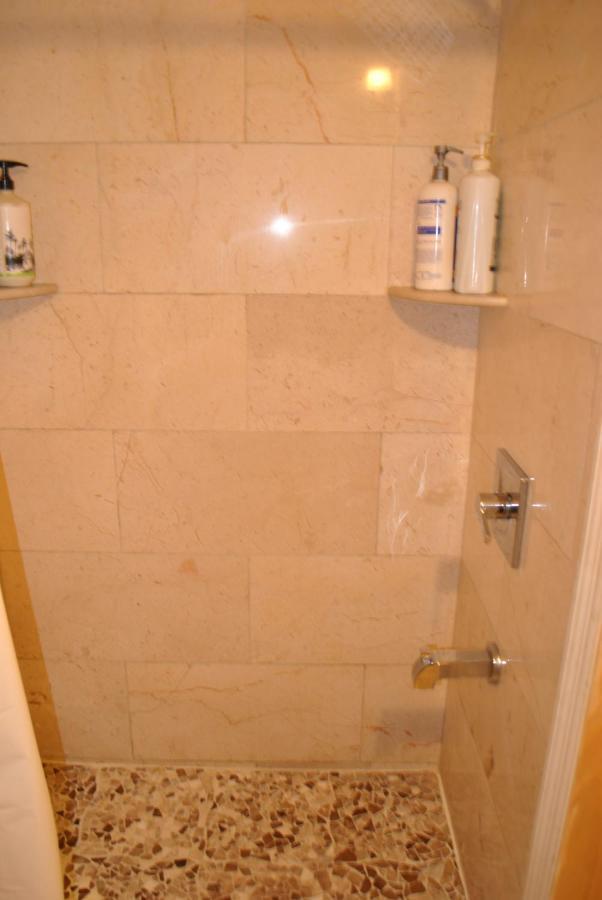 Ewr Airport Multilevel Guest House Room With 2-3 Beds Ньюарк Екстер'єр фото