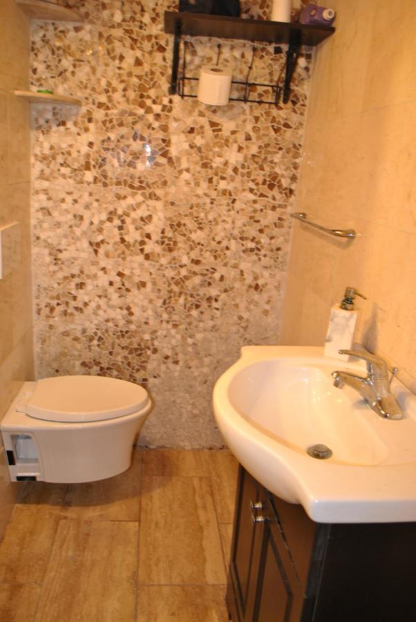 Ewr Airport Multilevel Guest House Room With 2-3 Beds Ньюарк Екстер'єр фото