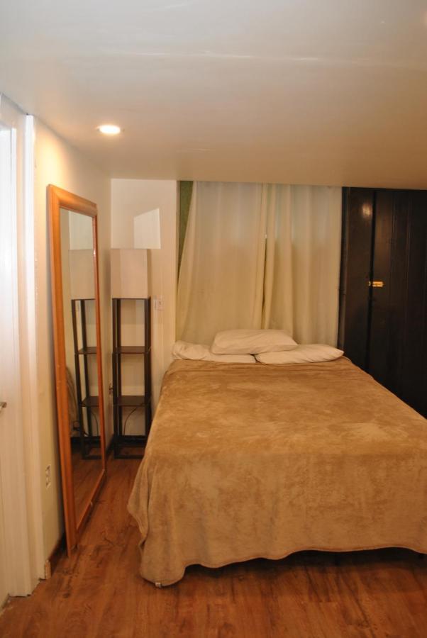 Ewr Airport Multilevel Guest House Room With 2-3 Beds Ньюарк Екстер'єр фото