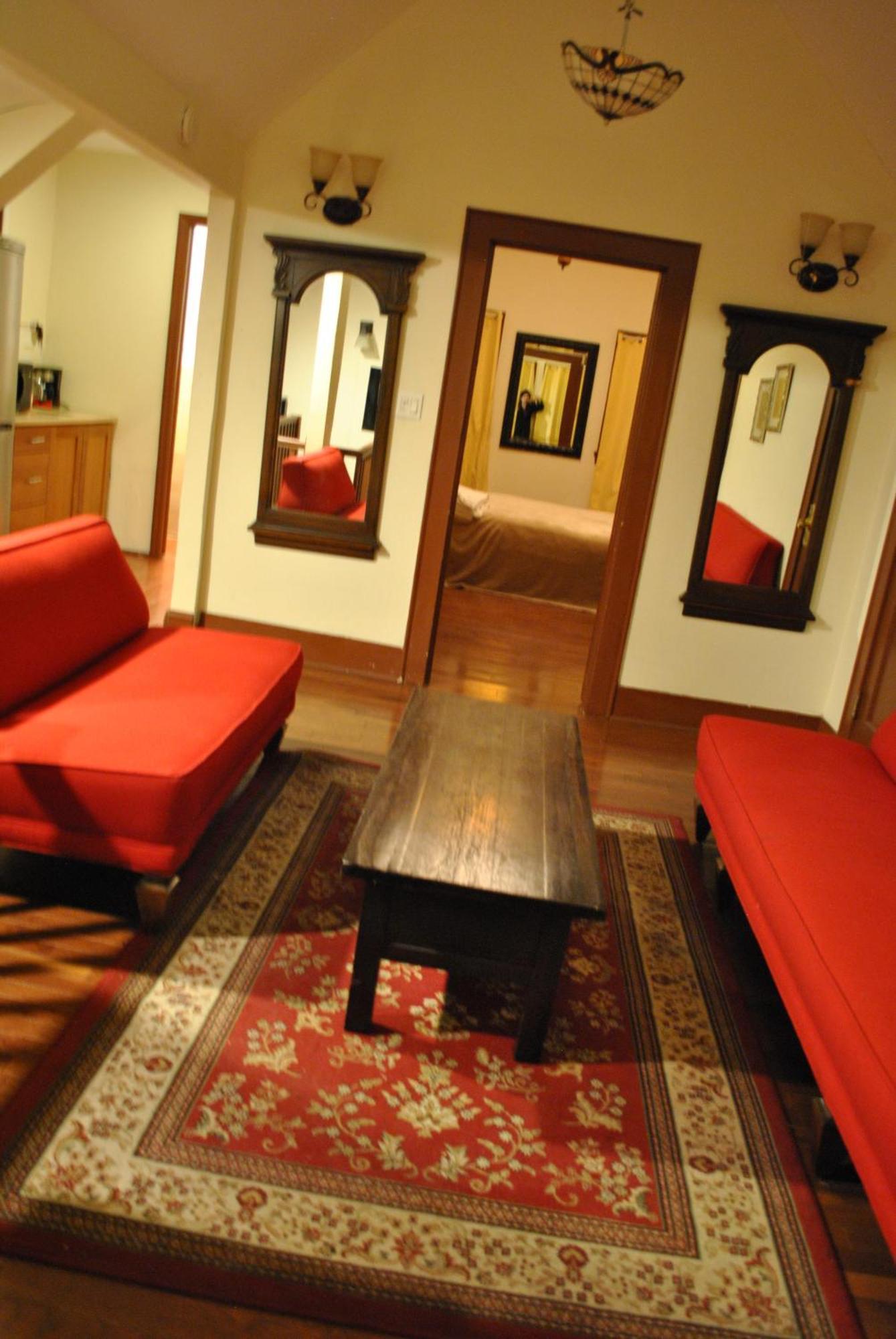 Ewr Airport Multilevel Guest House Room With 2-3 Beds Ньюарк Екстер'єр фото