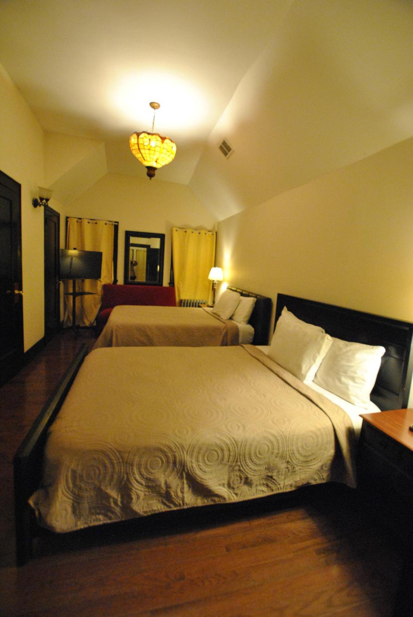 Ewr Airport Multilevel Guest House Room With 2-3 Beds Ньюарк Екстер'єр фото