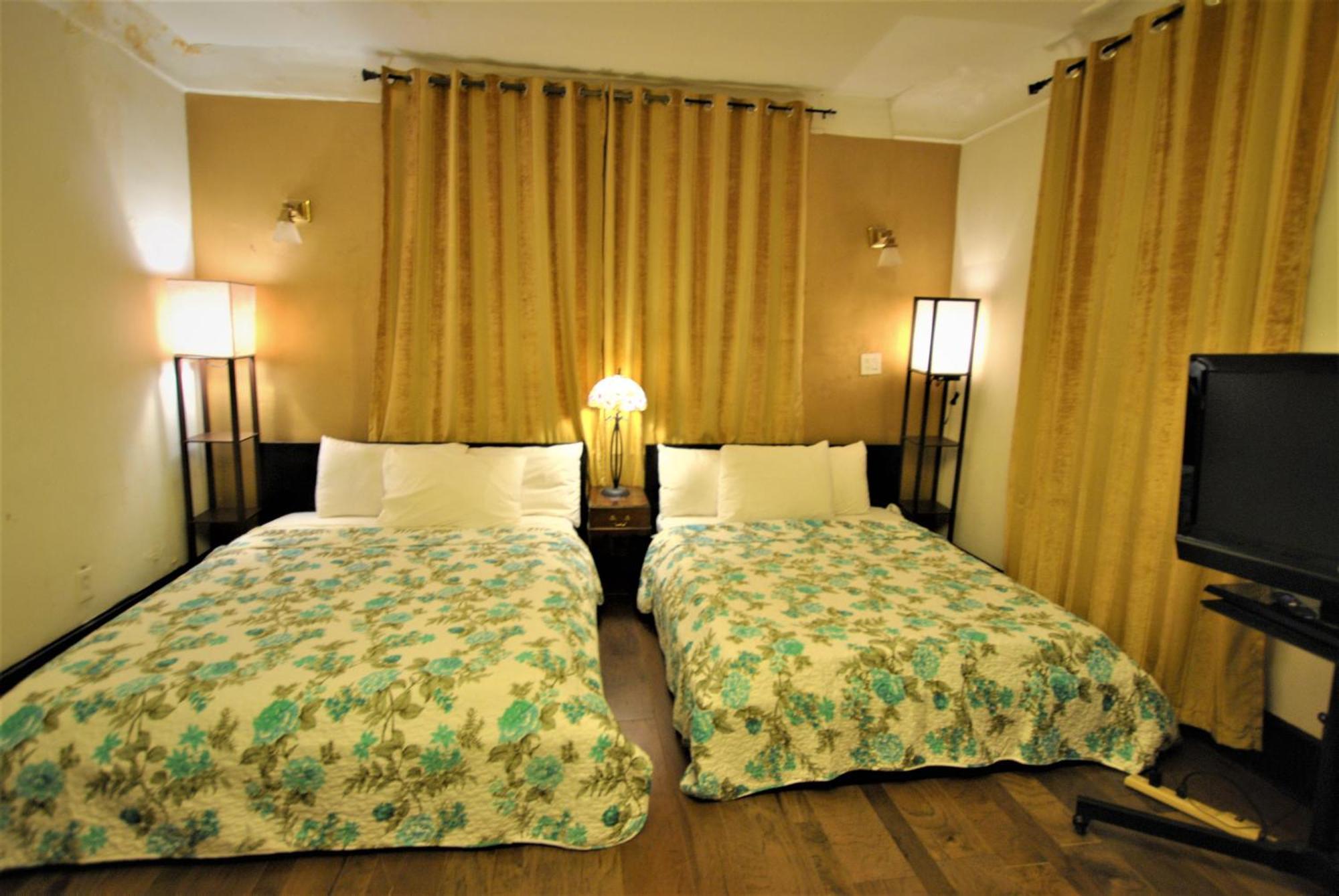 Ewr Airport Multilevel Guest House Room With 2-3 Beds Ньюарк Екстер'єр фото