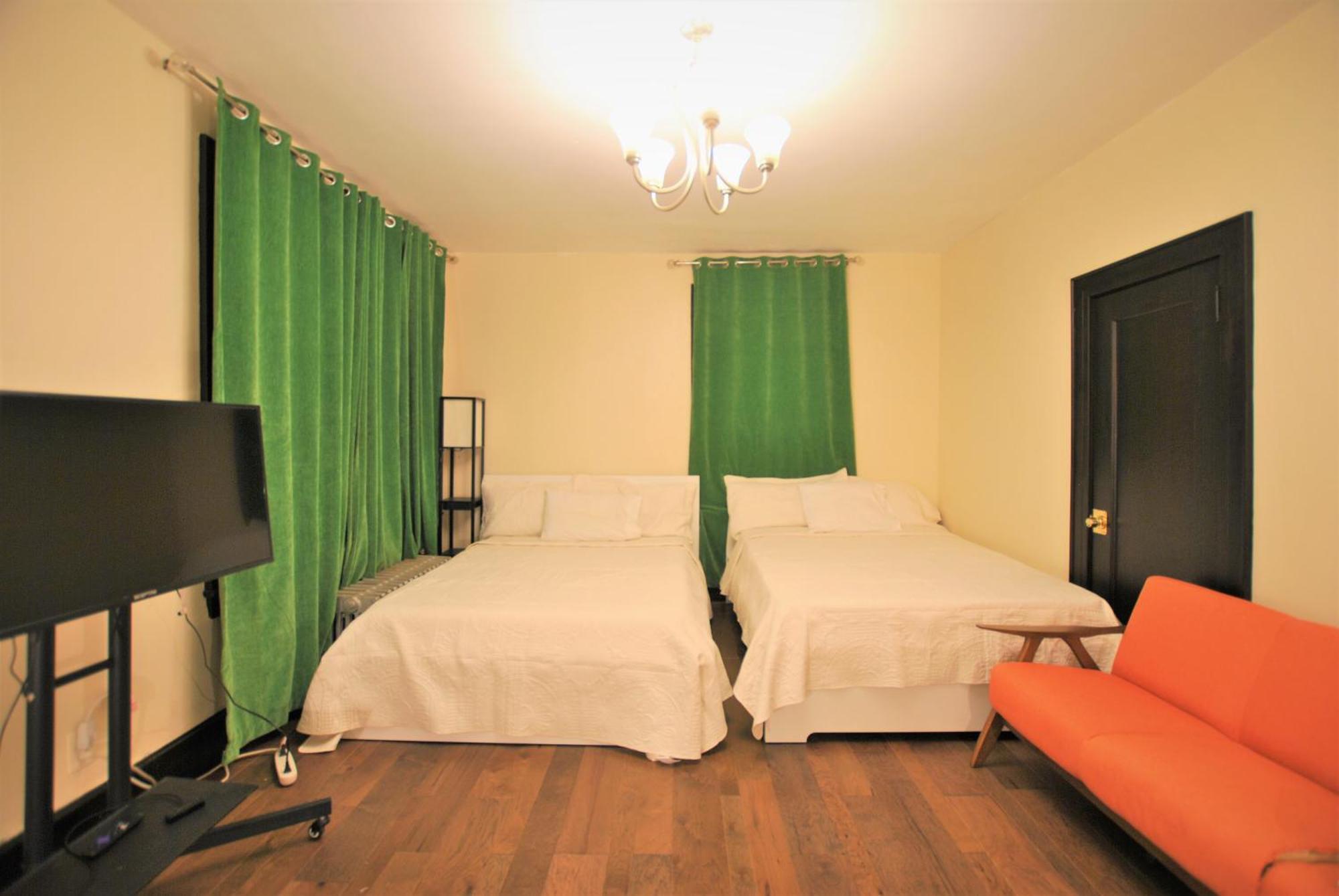 Ewr Airport Multilevel Guest House Room With 2-3 Beds Ньюарк Екстер'єр фото