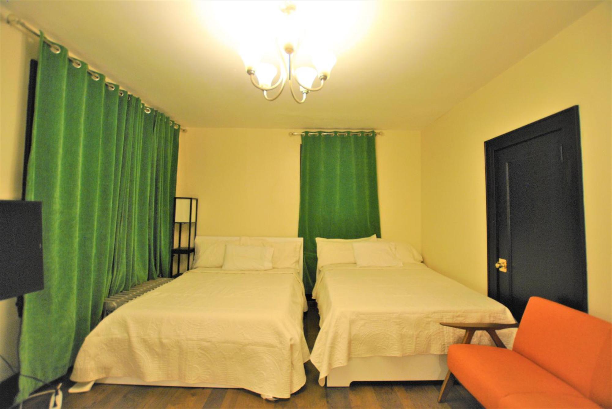 Ewr Airport Multilevel Guest House Room With 2-3 Beds Ньюарк Екстер'єр фото