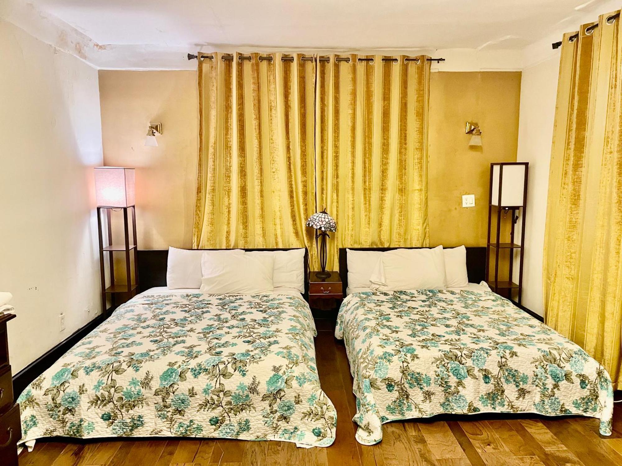 Ewr Airport Multilevel Guest House Room With 2-3 Beds Ньюарк Екстер'єр фото